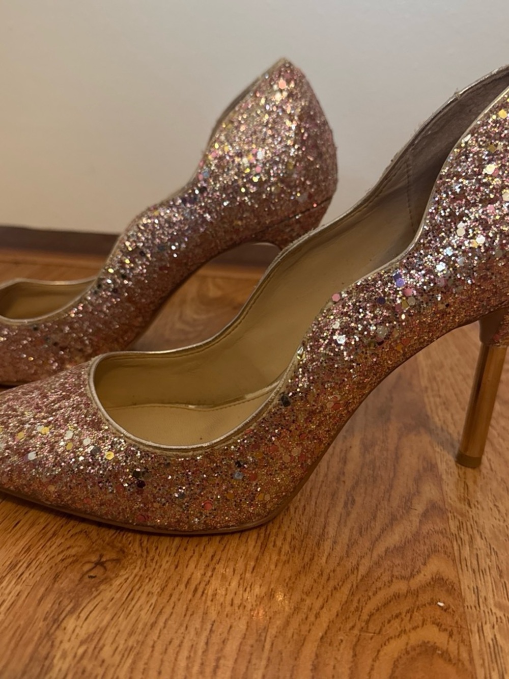 Jewel Badgley Mischka Rose Gold Glitter Pointed Toe Heels